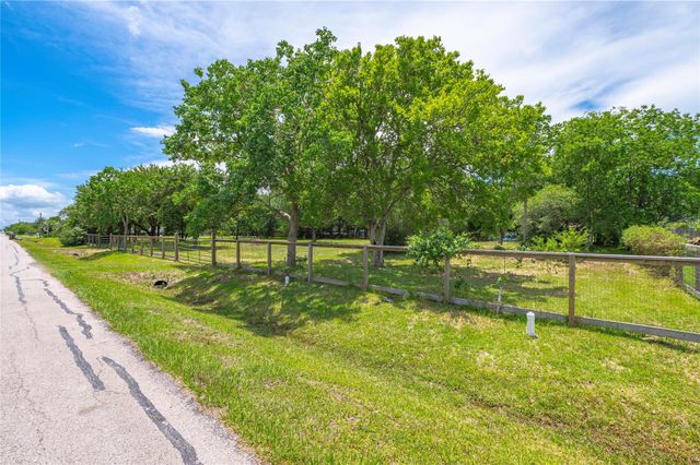 410-416 7th Street, Dickinson, TX 77539
