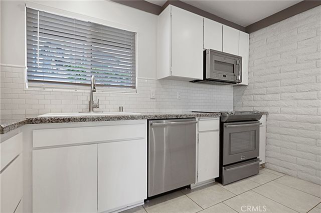 22392 Canyon Club Drive, Canyon Lake, CA 92587