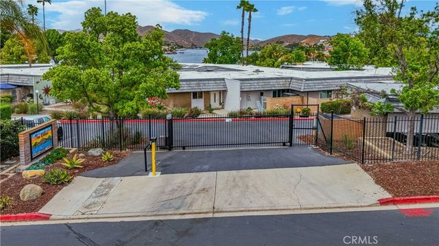 22392 Canyon Club Drive, Canyon Lake, CA 92587