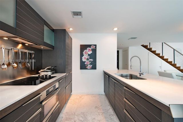 200 Biscayne Boulevard Way 502, Miami, FL 33131