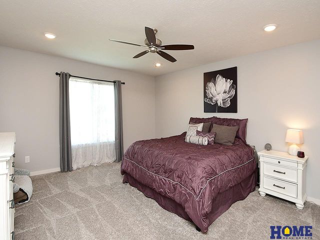 5806 S 94th Street, Lincoln, NE 68526