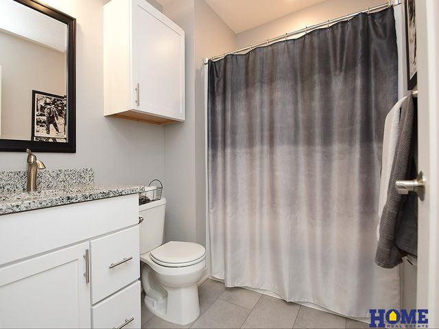 5806 S 94th Street, Lincoln, NE 68526