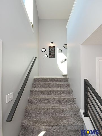 5806 S 94th Street, Lincoln, NE 68526