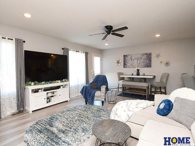 5806 S 94th Street, Lincoln, NE 68526