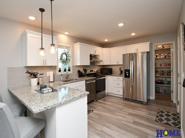 5806 S 94th Street, Lincoln, NE 68526