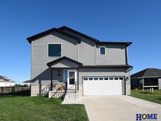 5806 S 94th Street, Lincoln, NE 68526