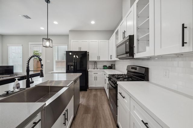 8470 Berry Green Lane, Houston, TX 77022