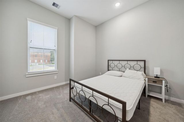 8470 Berry Green Lane, Houston, TX 77022