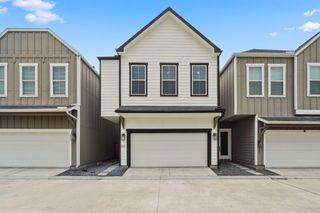 8470 Berry Green Lane, Houston, TX 77022