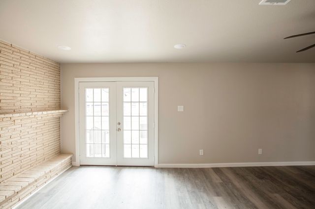 2386 Chart Drive, Dallas, TX 75228