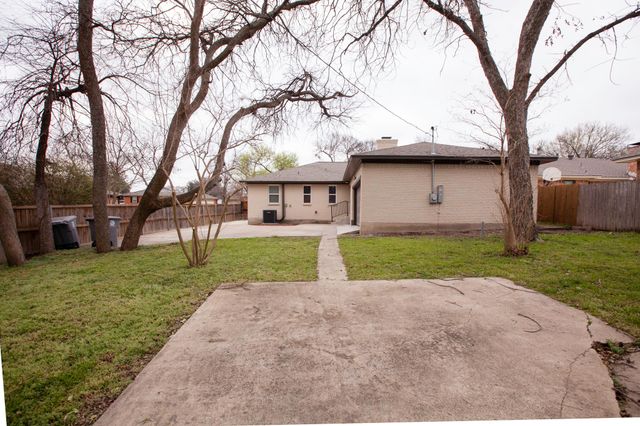 2386 Chart Drive, Dallas, TX 75228