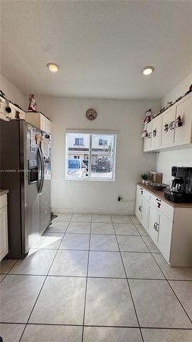 2805 NW 180th St, Miami Gardens, FL 33056