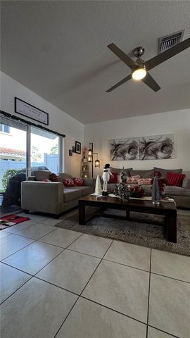 2805 NW 180th St, Miami Gardens, FL 33056