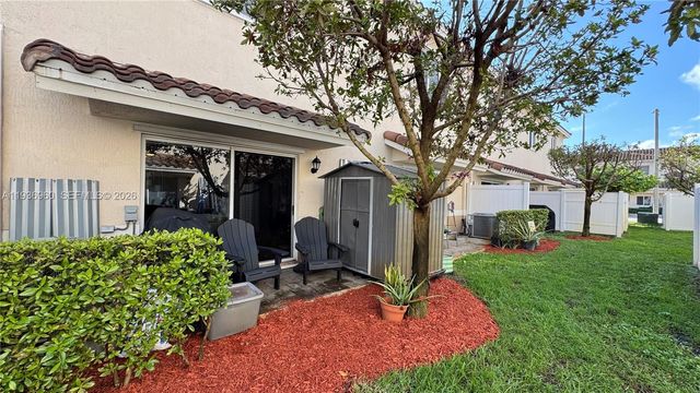 2805 NW 180th St, Miami Gardens, FL 33056
