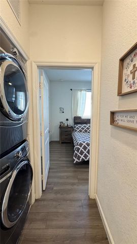 2805 NW 180th St, Miami Gardens, FL 33056