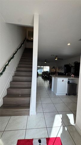 2805 NW 180th St, Miami Gardens, FL 33056