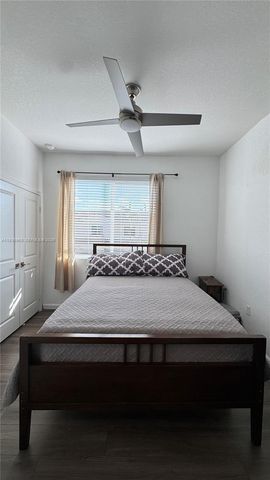 2805 NW 180th St, Miami Gardens, FL 33056