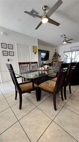 2805 NW 180th St, Miami Gardens, FL 33056