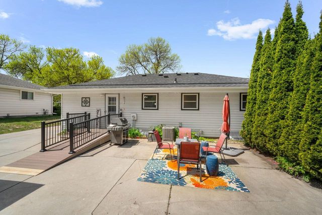 1447 Grand AVENUE, Waukesha, WI 53189
