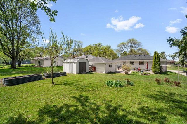 1447 Grand AVENUE, Waukesha, WI 53189