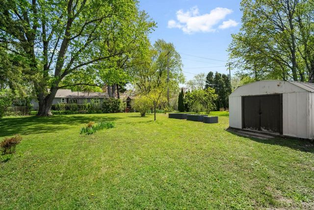 1447 Grand AVENUE, Waukesha, WI 53189