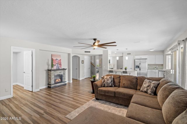 613 W SERENO Drive, Gilbert, AZ 85233