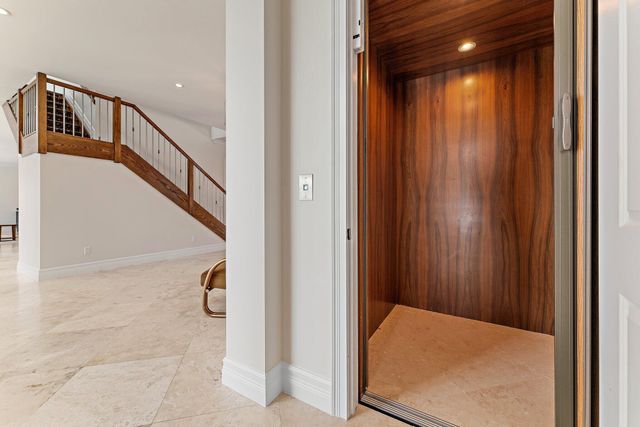 1021 Coral Way, Singer Island, FL 33404