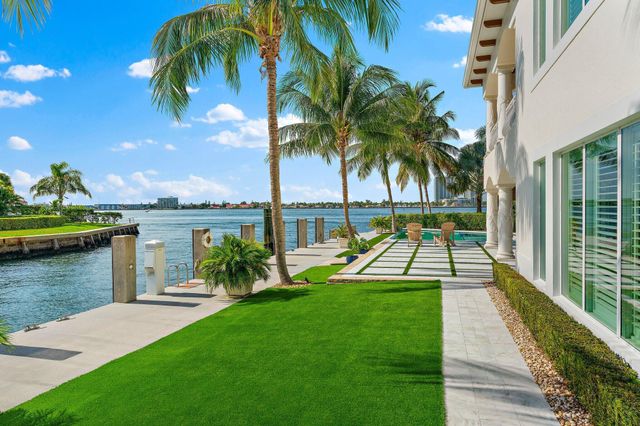 1021 Coral Way, Singer Island, FL 33404