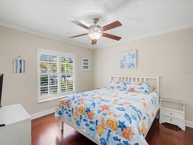 402 VILLAGE DRIVE, Tarpon Springs, FL 34689