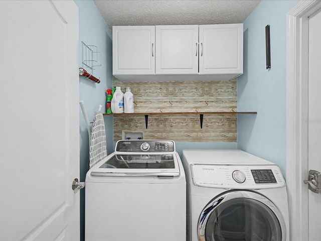 402 VILLAGE DRIVE, Tarpon Springs, FL 34689