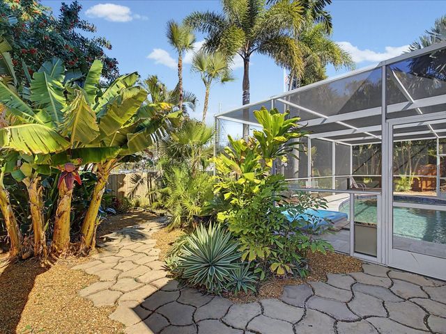 402 VILLAGE DRIVE, Tarpon Springs, FL 34689