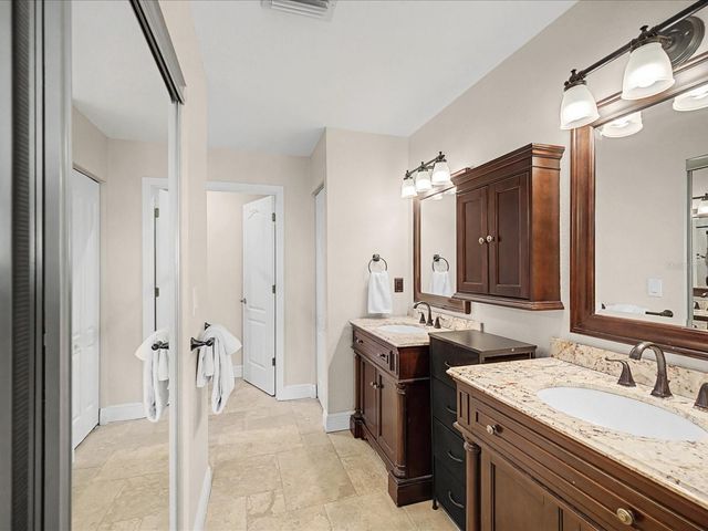 402 VILLAGE DRIVE, Tarpon Springs, FL 34689