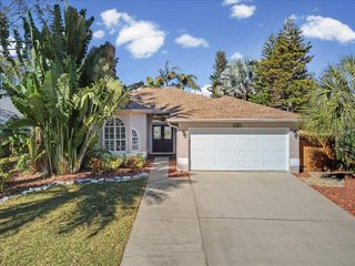 402 VILLAGE DRIVE, Tarpon Springs, FL 34689