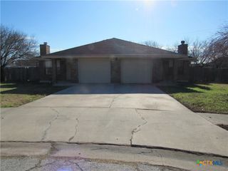 3004 Honeysuckle Circle A, Killeen, TX 76542