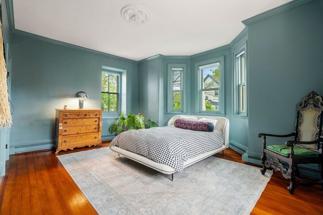 3 Vermont St, Boston, MA 02132