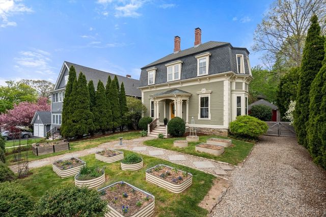 3 Vermont St, Boston, MA 02132