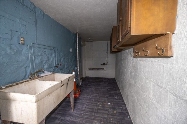 511 2nd St, Monessen, PA 15062