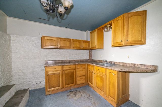511 2nd St, Monessen, PA 15062
