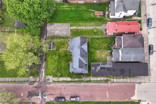 511 2nd St, Monessen, PA 15062