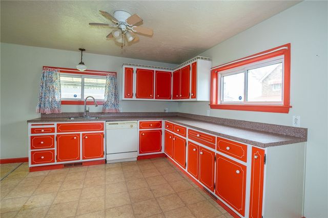 511 2nd St, Monessen, PA 15062