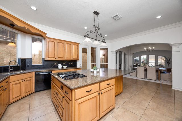 1531 Briar Bend Drive, Friendswood, TX 77546