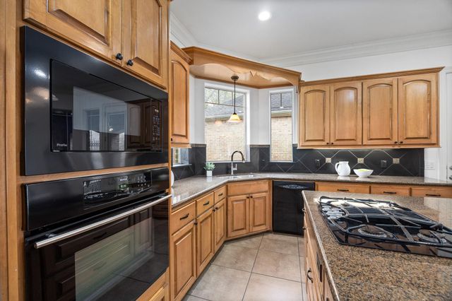 1531 Briar Bend Drive, Friendswood, TX 77546