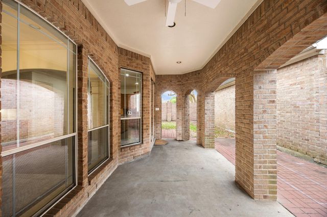 1531 Briar Bend Drive, Friendswood, TX 77546