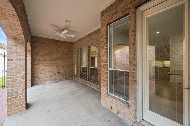 1531 Briar Bend Drive, Friendswood, TX 77546