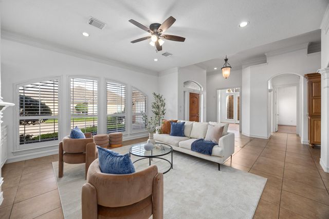 1531 Briar Bend Drive, Friendswood, TX 77546