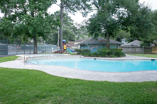 12723 Ravensway Drive, Cypress, TX 77429