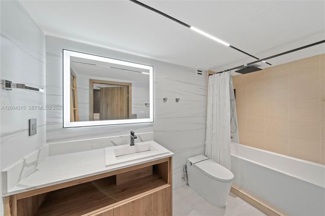 2301 Collins Ave 432, Miami Beach, FL 33139