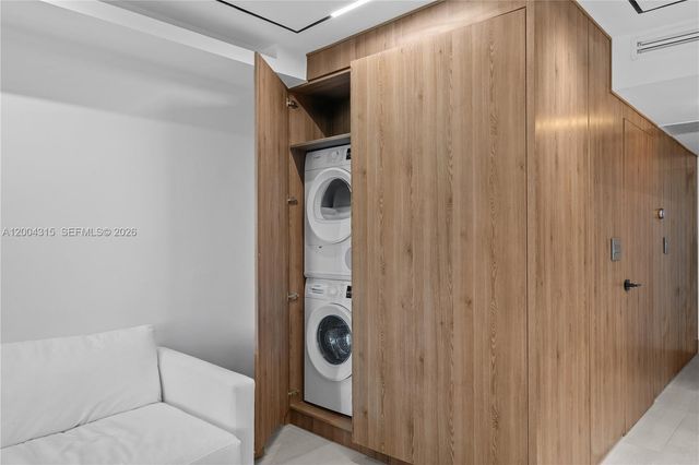 2301 Collins Ave 432, Miami Beach, FL 33139