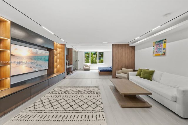 2301 Collins Ave 432, Miami Beach, FL 33139