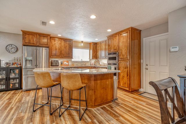 1512 Kruger Dr, Modesto, CA 95355